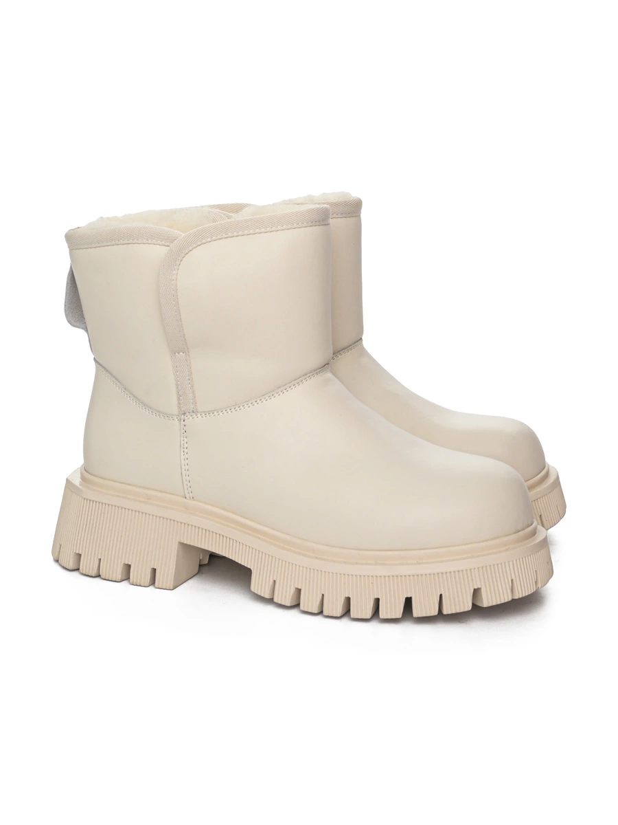 Ботинки молочного цвета с рельефным протектором